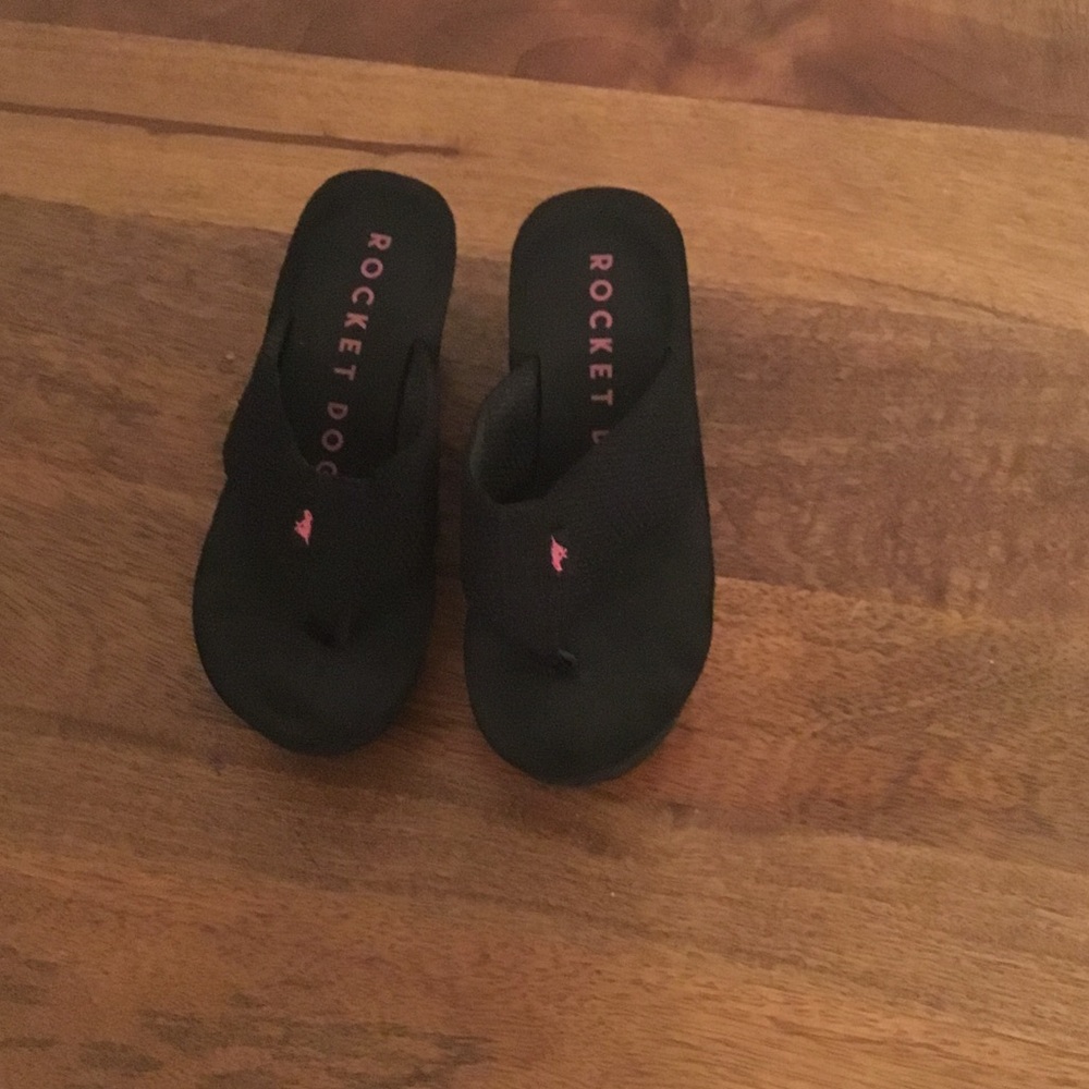 Rocket Dog Black Sandals with Pink Accents